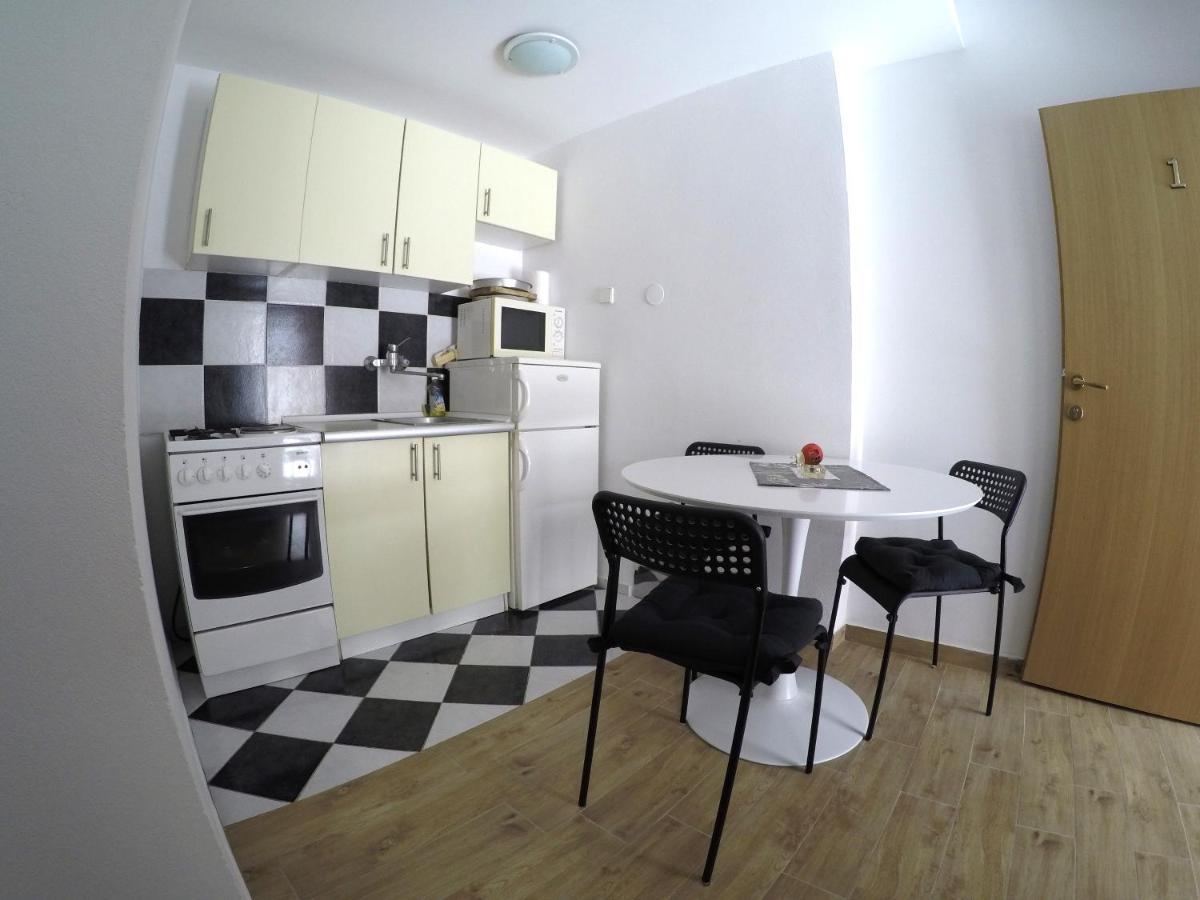Peach Apartment'S Repic Bibinje Buitenkant foto